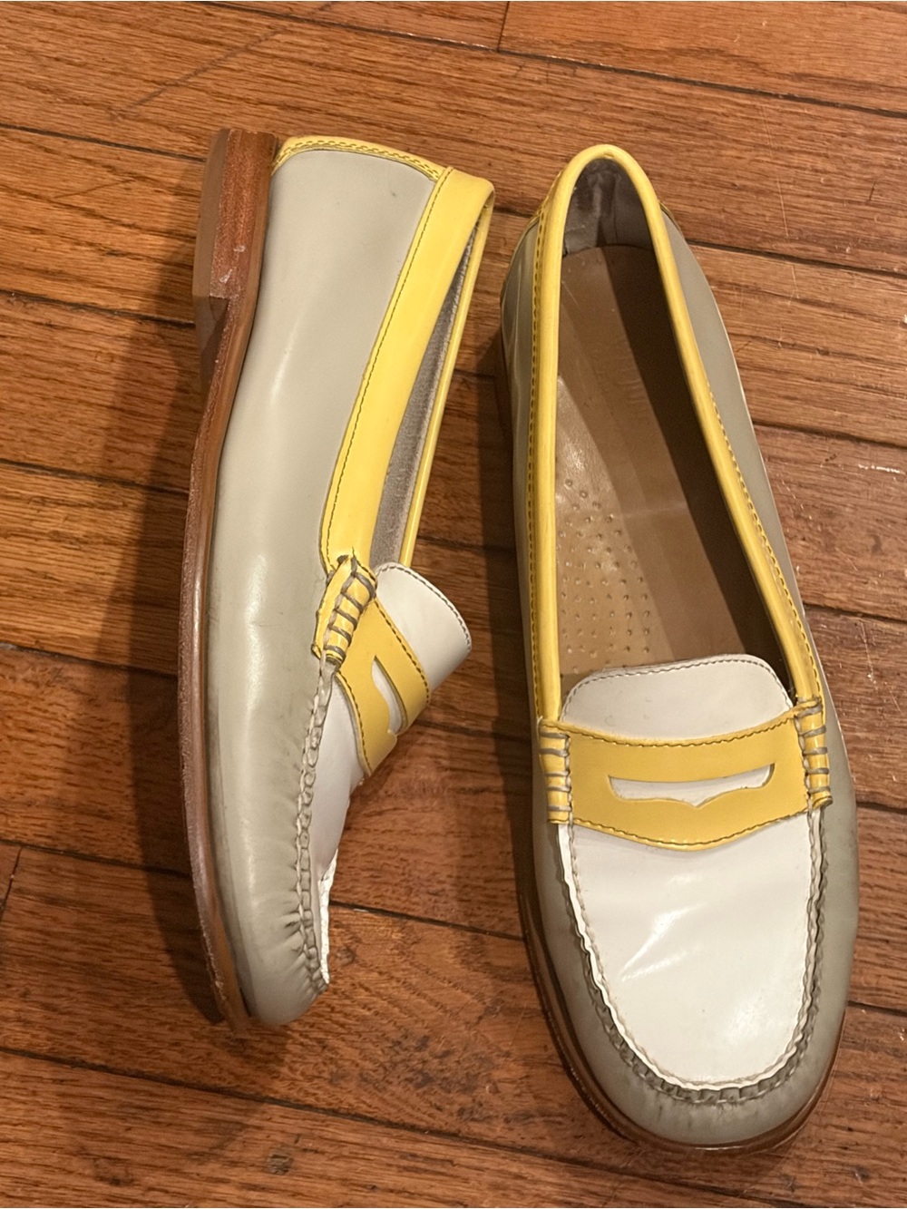 GH Bass Weejuns Womens Bessie Penny Loafer Size 9.5 White Gray Yellow